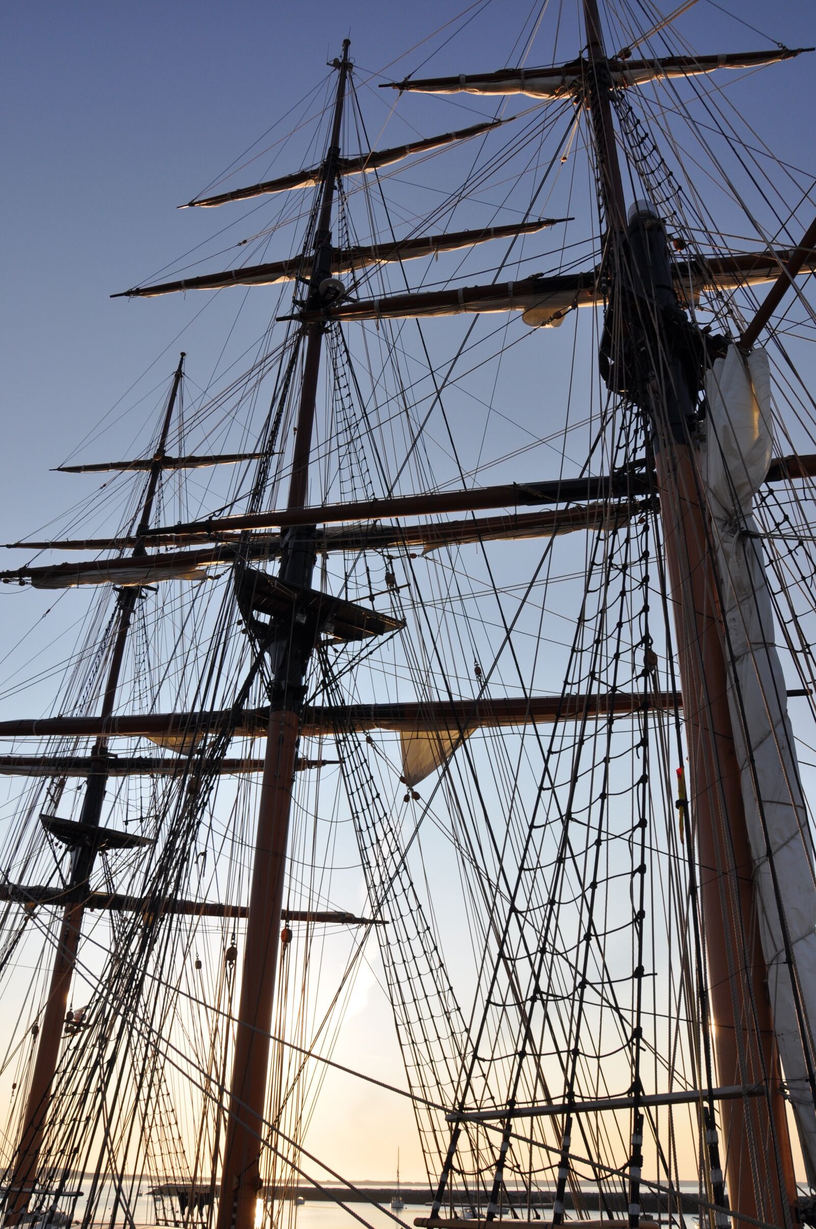 Nikon D90 sample photo. Ship masts, ship, sail photography