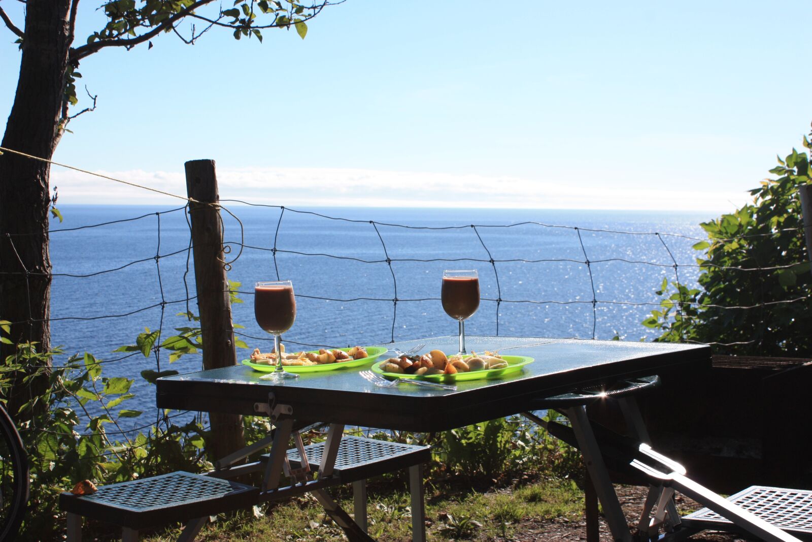 Canon EOS 450D (EOS Rebel XSi / EOS Kiss X2) sample photo. Gaspésie, breakfast, sea photography