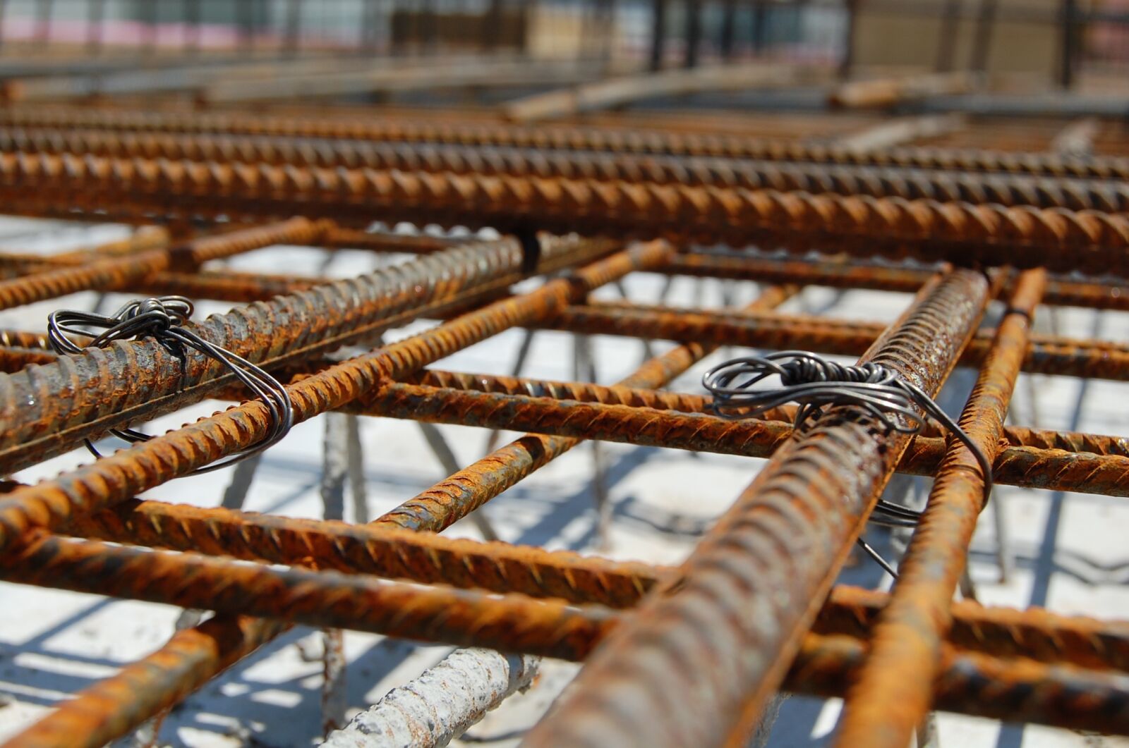 Nikon D40 sample photo. Welded wire mesh, construction photography