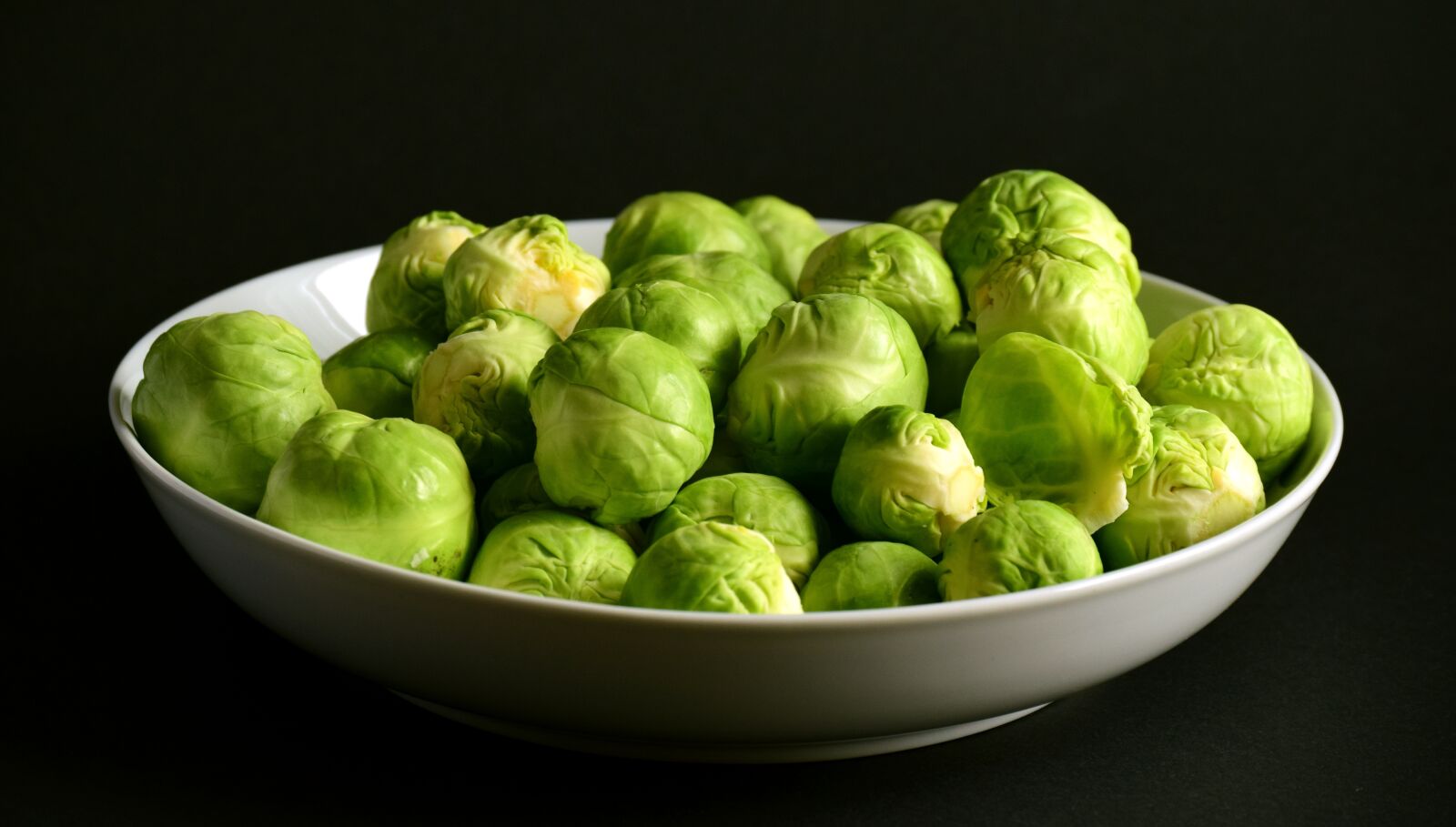 Nikon D3300 sample photo. Brussels sprouts, green, round photography