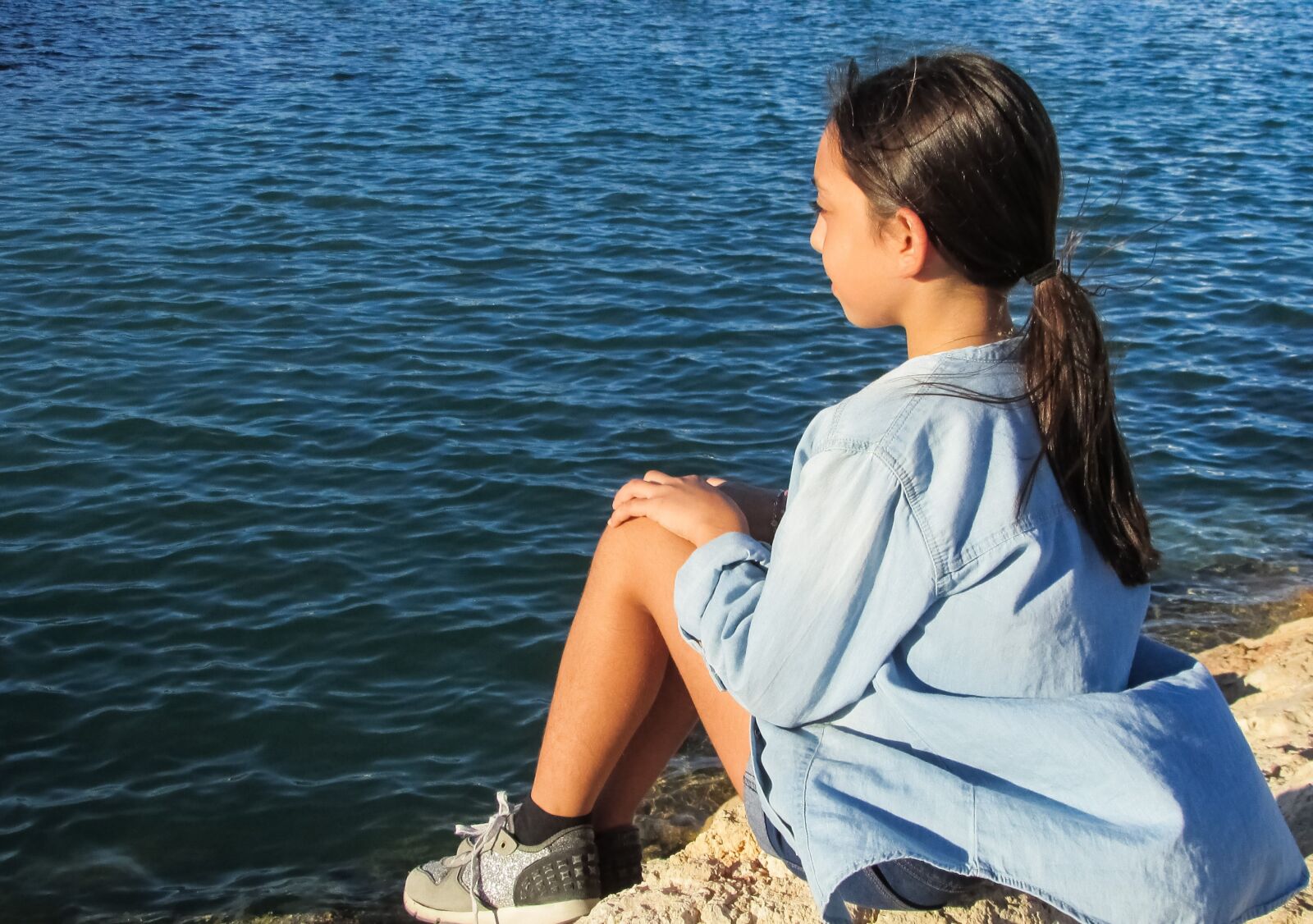 Canon PowerShot SX400 IS sample photo. Girl, looking, sea photography