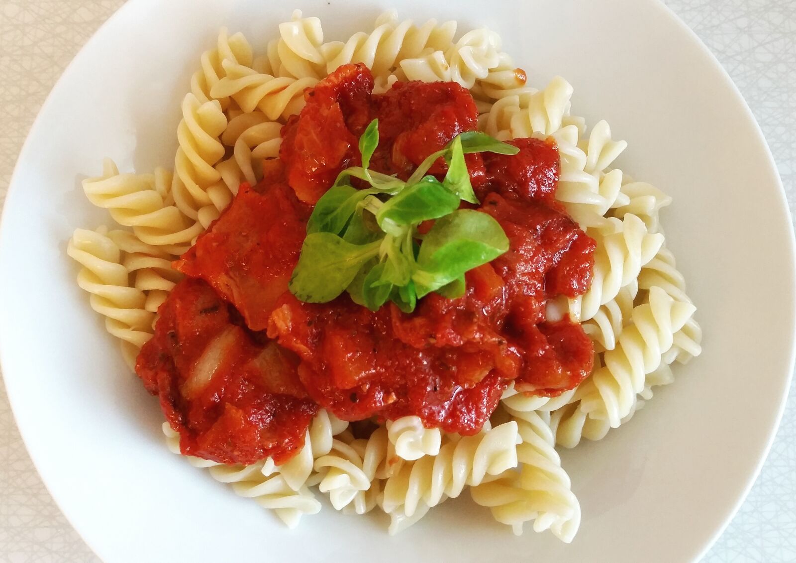 Samsung Galaxy S5 sample photo. Pasta, noodles, tomato, sauce photography