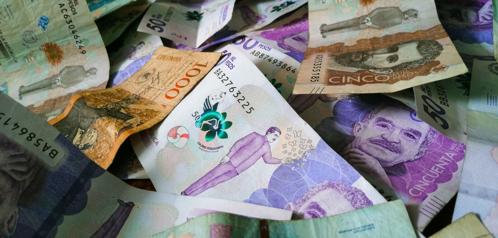 HUAWEI SNE-LX3 sample photo. Money, economy, colombian pesos photography