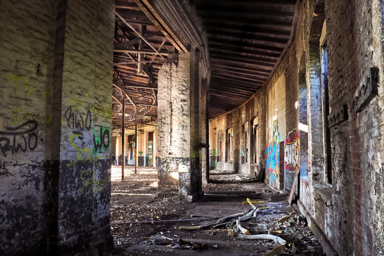 Olympus OM-D E-M10 sample photo. Lost places, pforphoto, old photography