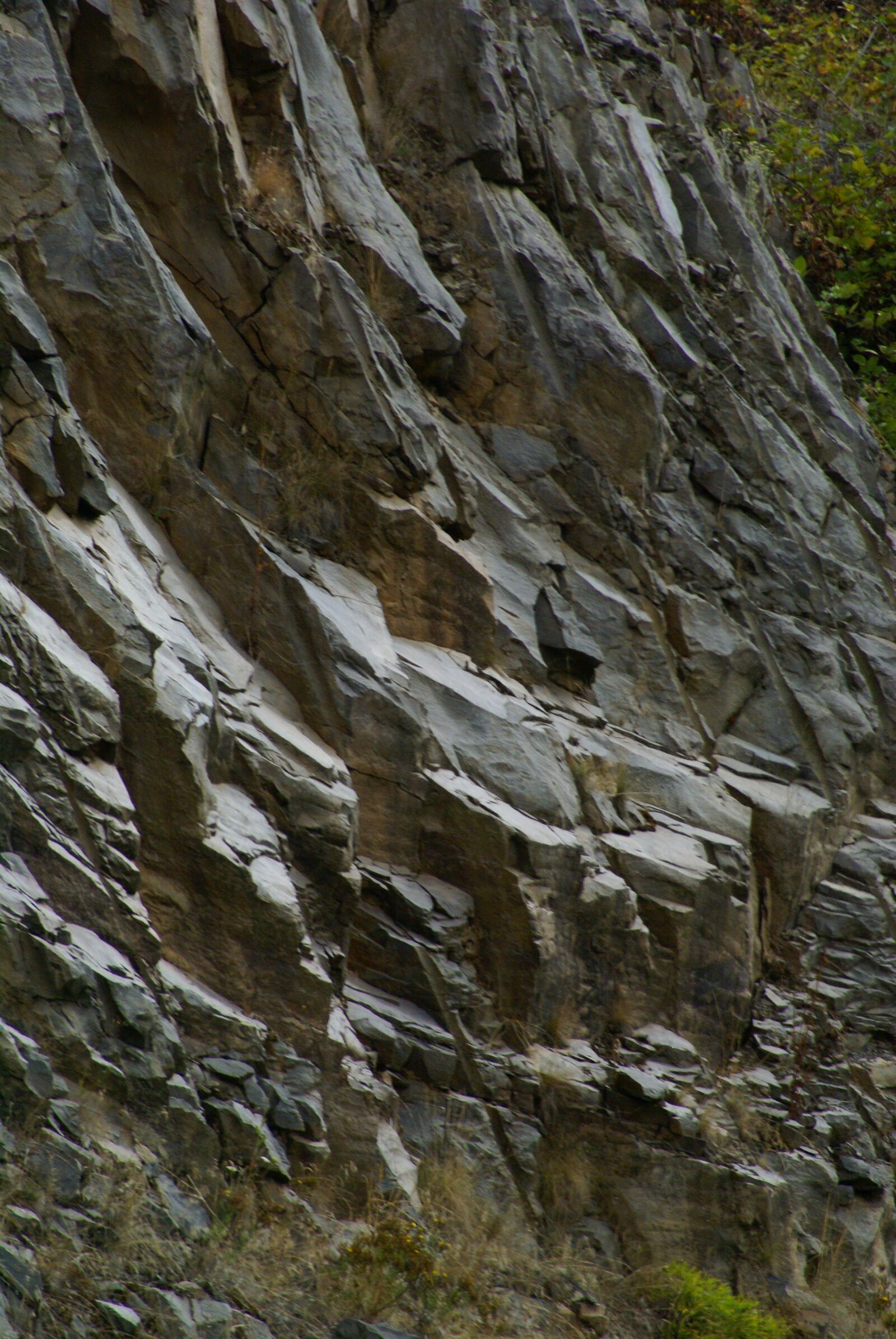 Sony Alpha DSLR-A100 sample photo. Rocks, formation, geology photography