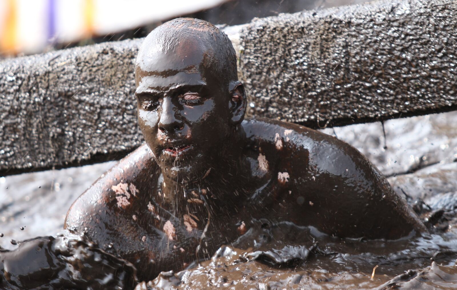 Canon EOS 7D sample photo. Mud, darts, water photography