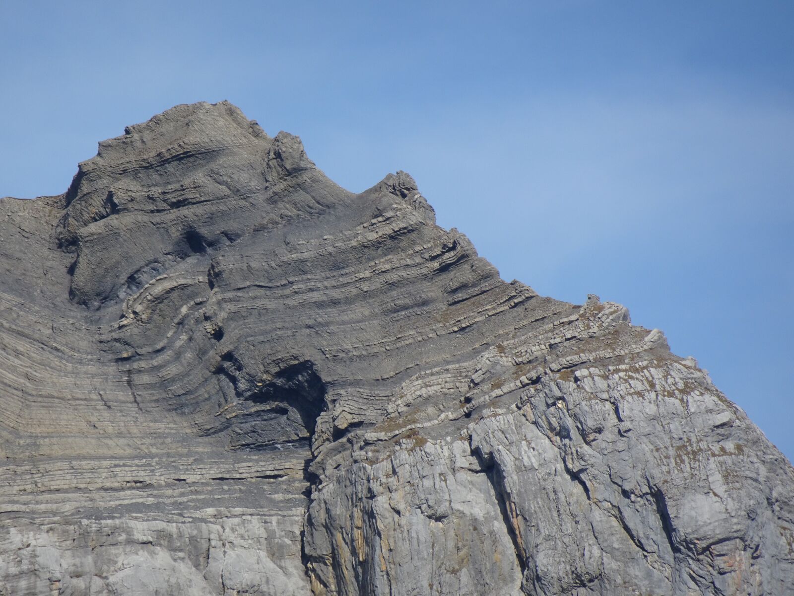 Sony Cyber-shot DSC-HX90V sample photo. Mountain, summit, layering photography
