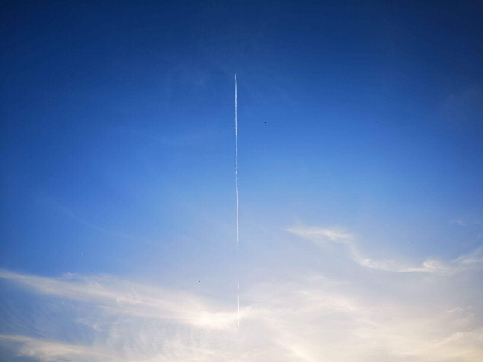 HUAWEI CLT-L29 sample photo. Sky, clouds, contrail photography