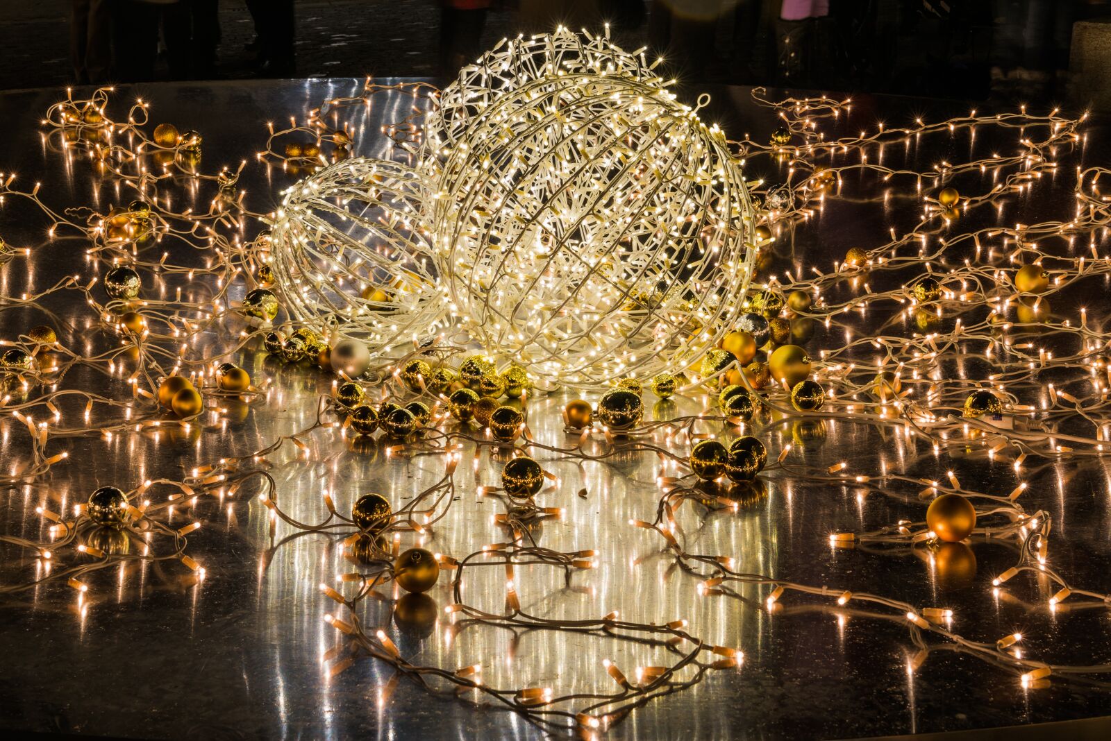 Nikon D800 sample photo. Lights, decoration, christmas photography