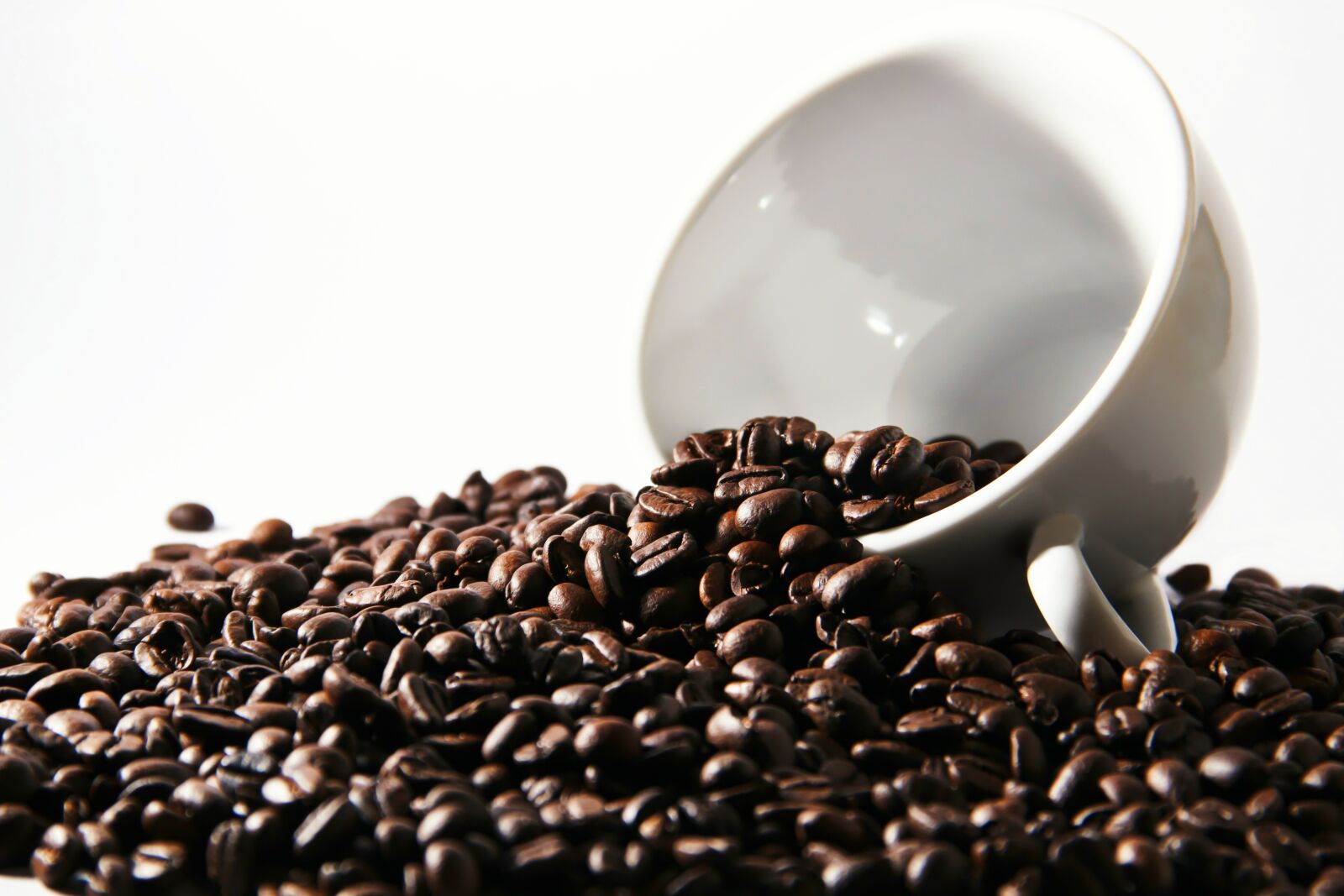 Canon EOS 600D (Rebel EOS T3i / EOS Kiss X5) sample photo. Coffee, coffee beans, cup photography