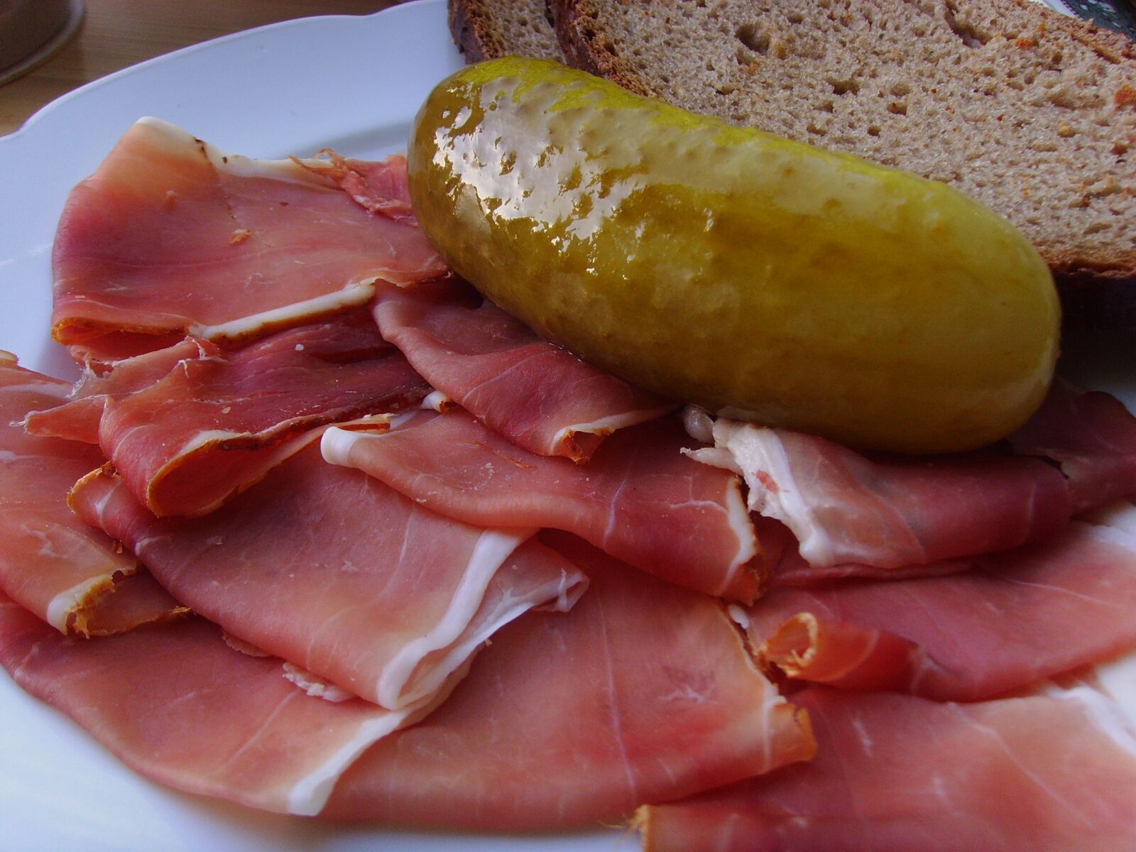 Samsung Digimax i6 PMP, Samsung #11 PMP sample photo. Ham, raw ham, snack photography