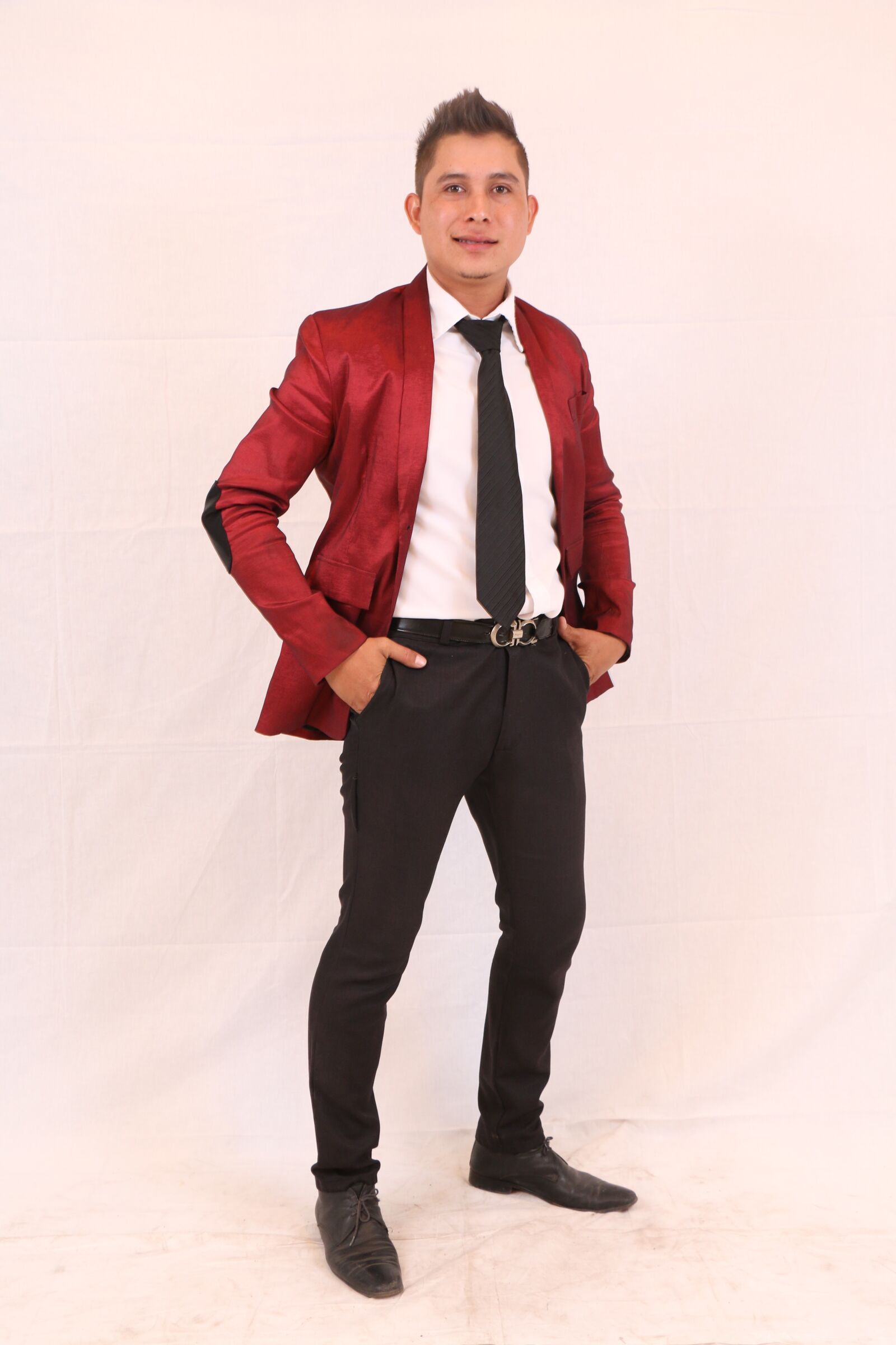 Canon EOS 70D sample photo. Costume, jacket, red photography