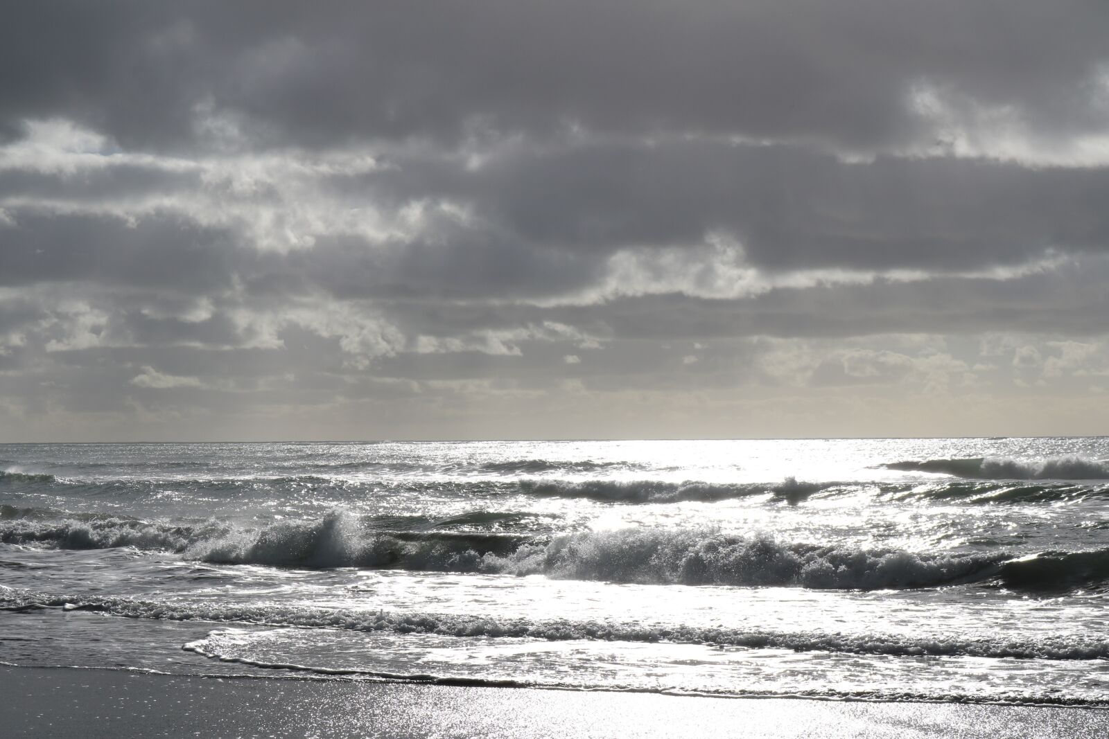 Canon EOS 750D (EOS Rebel T6i / EOS Kiss X8i) sample photo. Sea, ocean, sunbeams photography