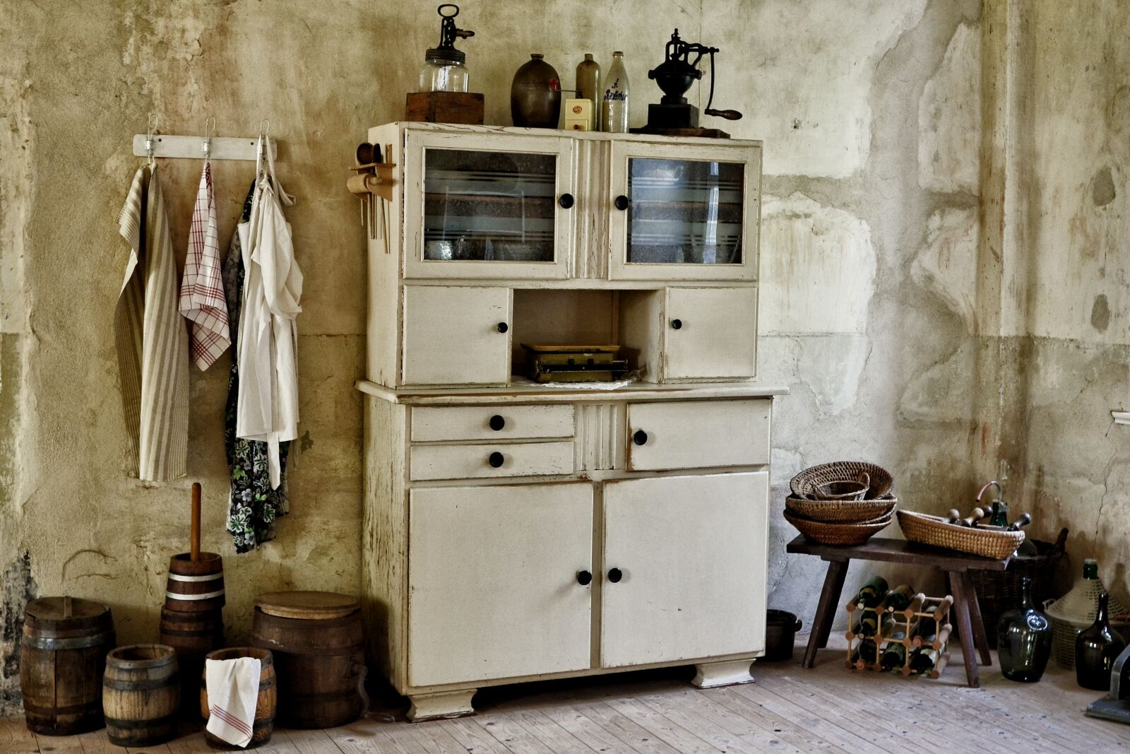 Nikon D5100 sample photo. Kitchen, old, historically photography