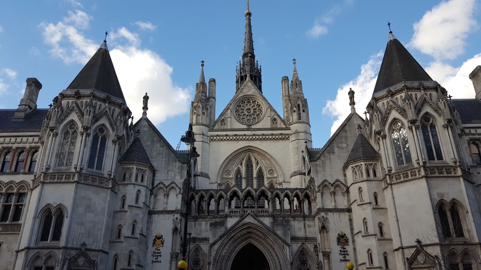 Samsung Galaxy S6 sample photo. The royal court of photography