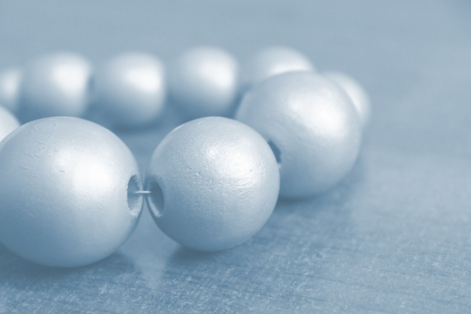 Canon EOS 1100D (EOS Rebel T3 / EOS Kiss X50) sample photo. Pearl, beads, background photography