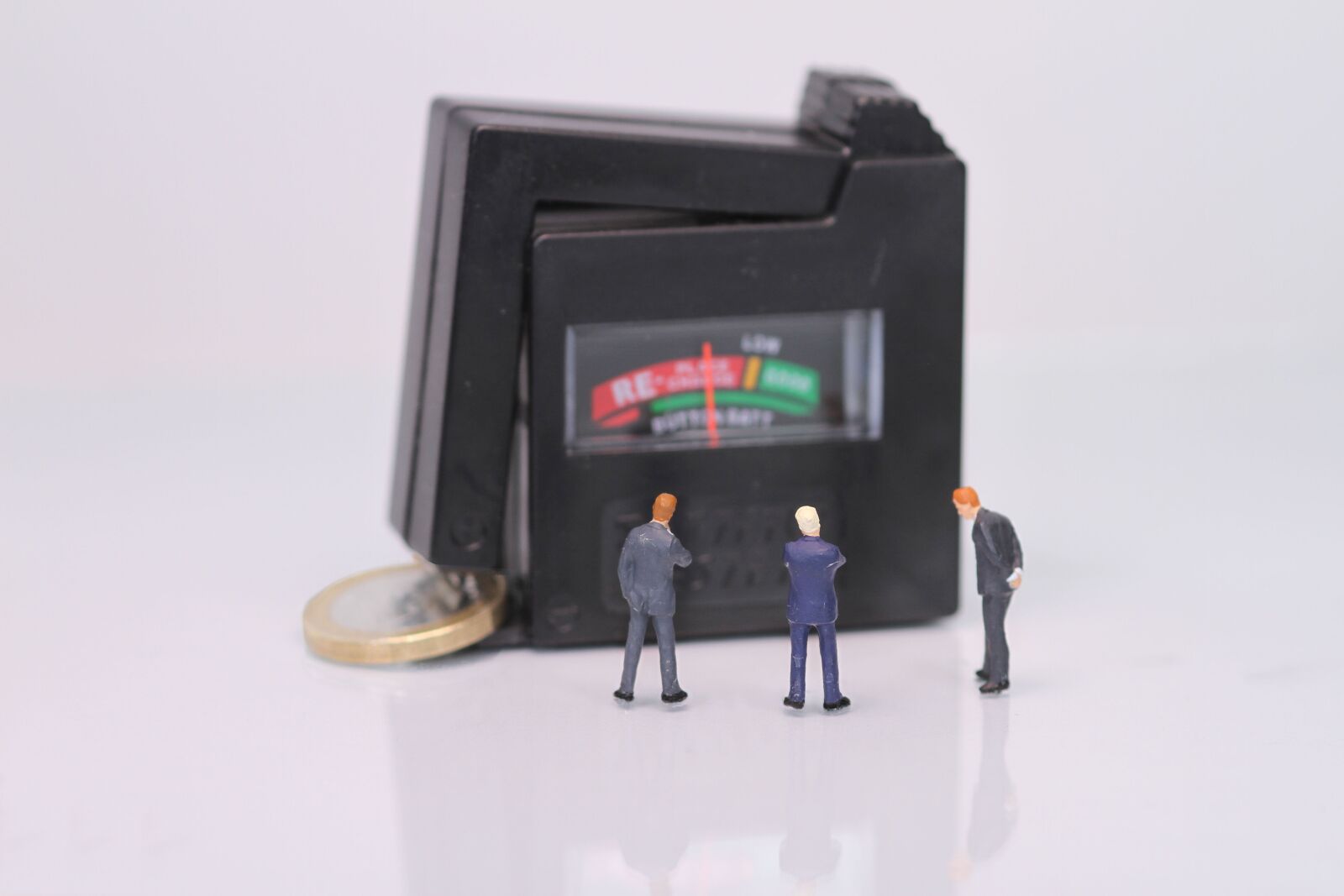 Canon EOS 7D sample photo. Currency, crisis, miniature figures photography