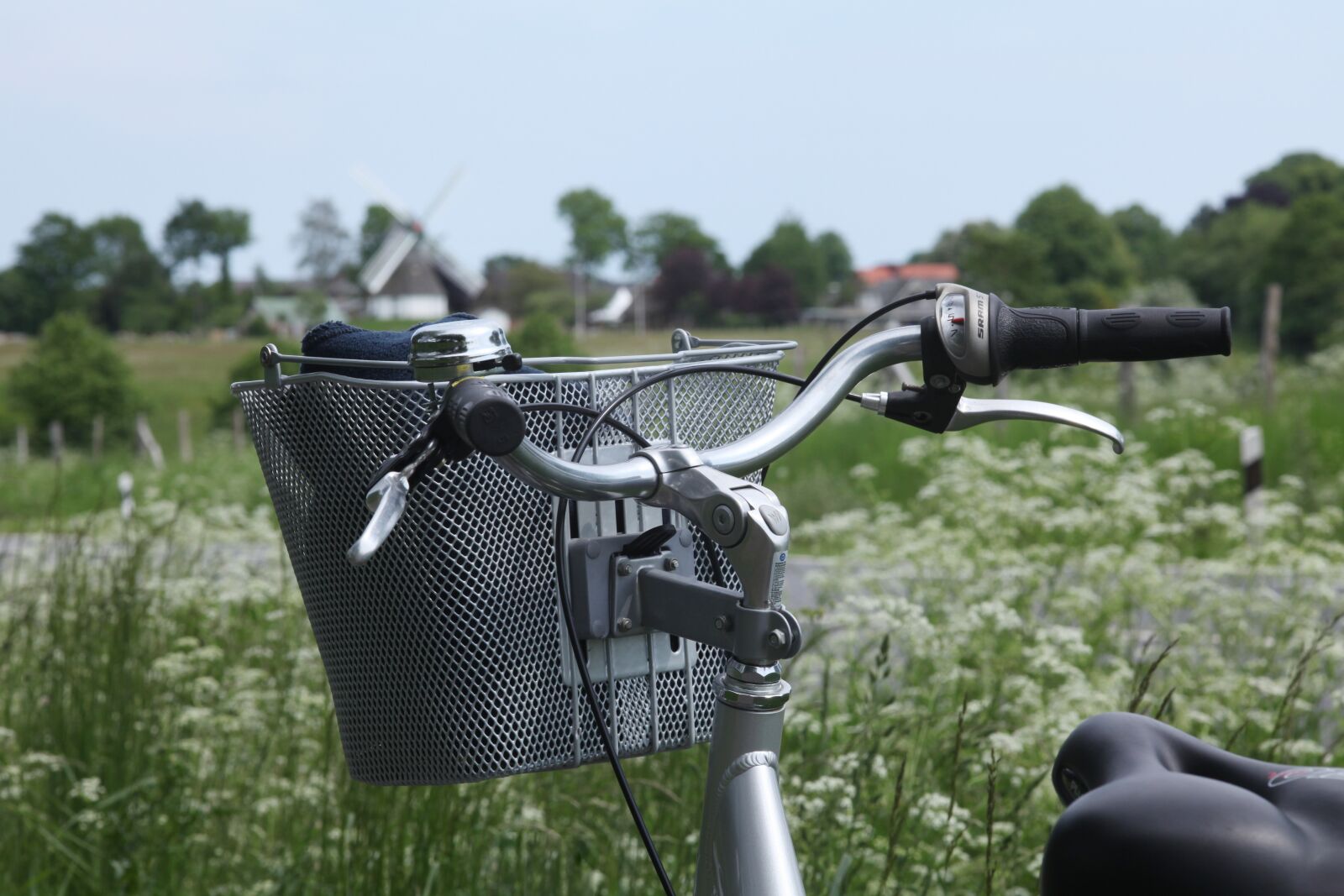Canon EOS 5D Mark II sample photo. Bike, on the go photography