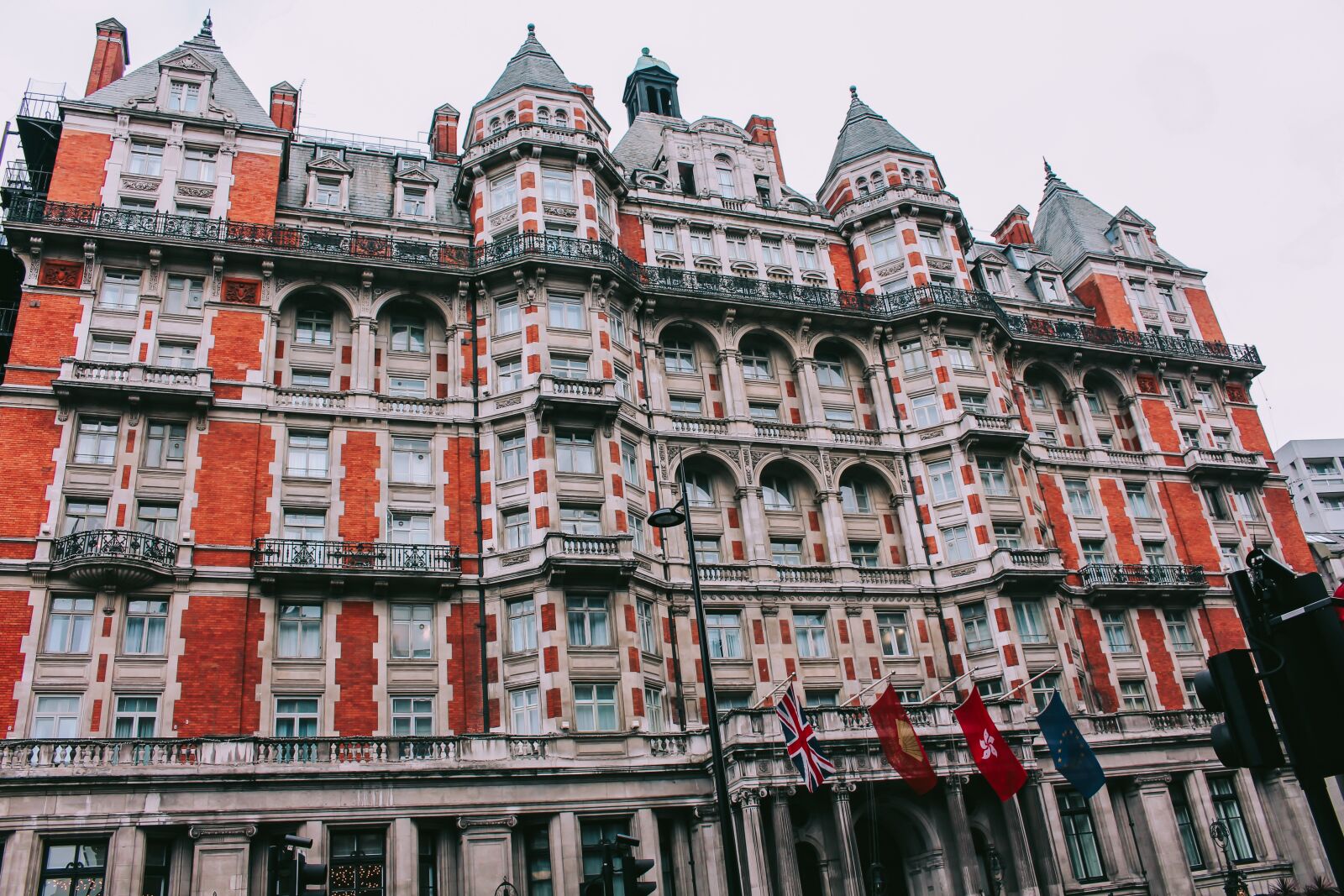 Canon EOS 700D (EOS Rebel T5i / EOS Kiss X7i) sample photo. Vehicle, london, united kingdom photography