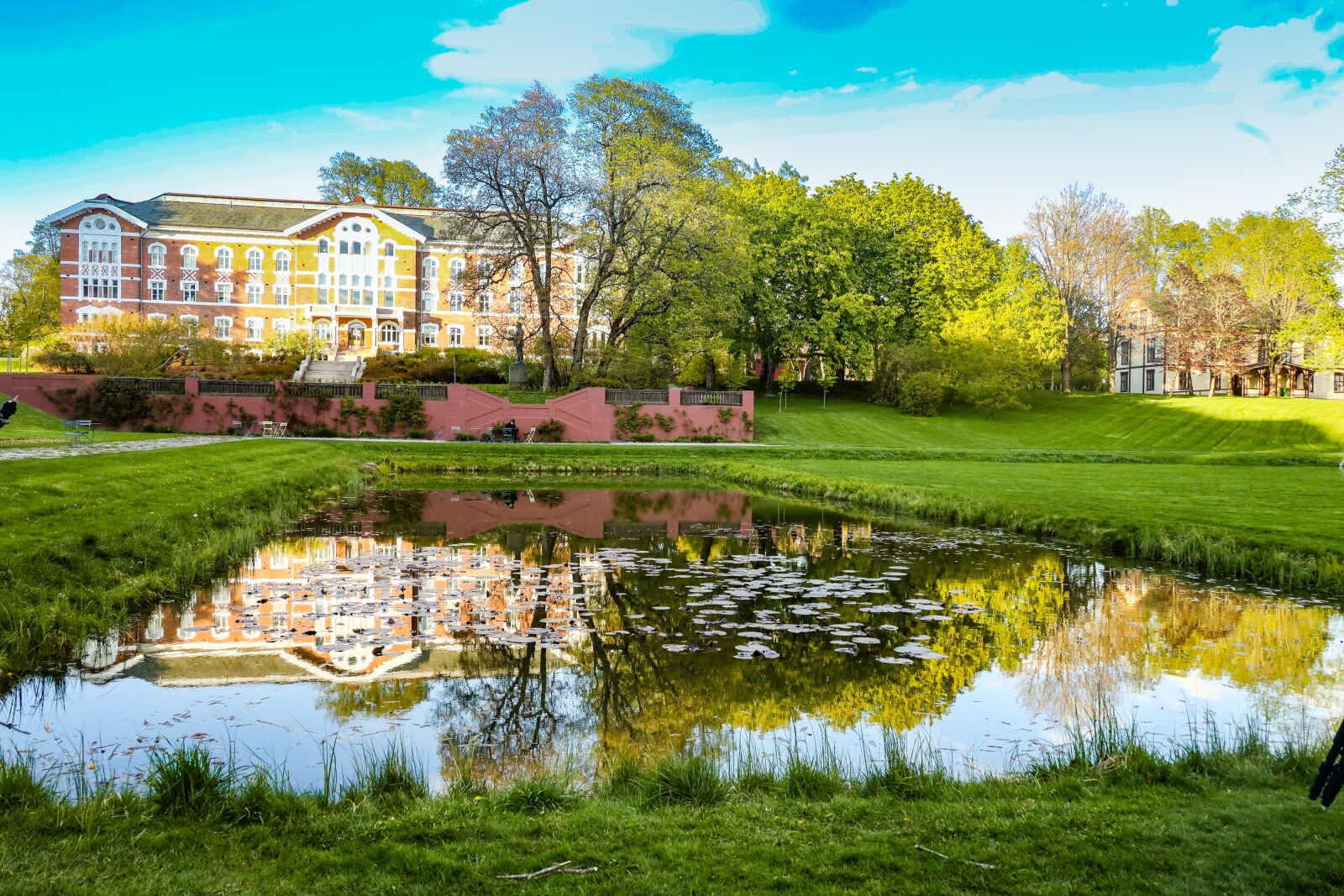Canon EOS R sample photo. Building, architecture, water photography