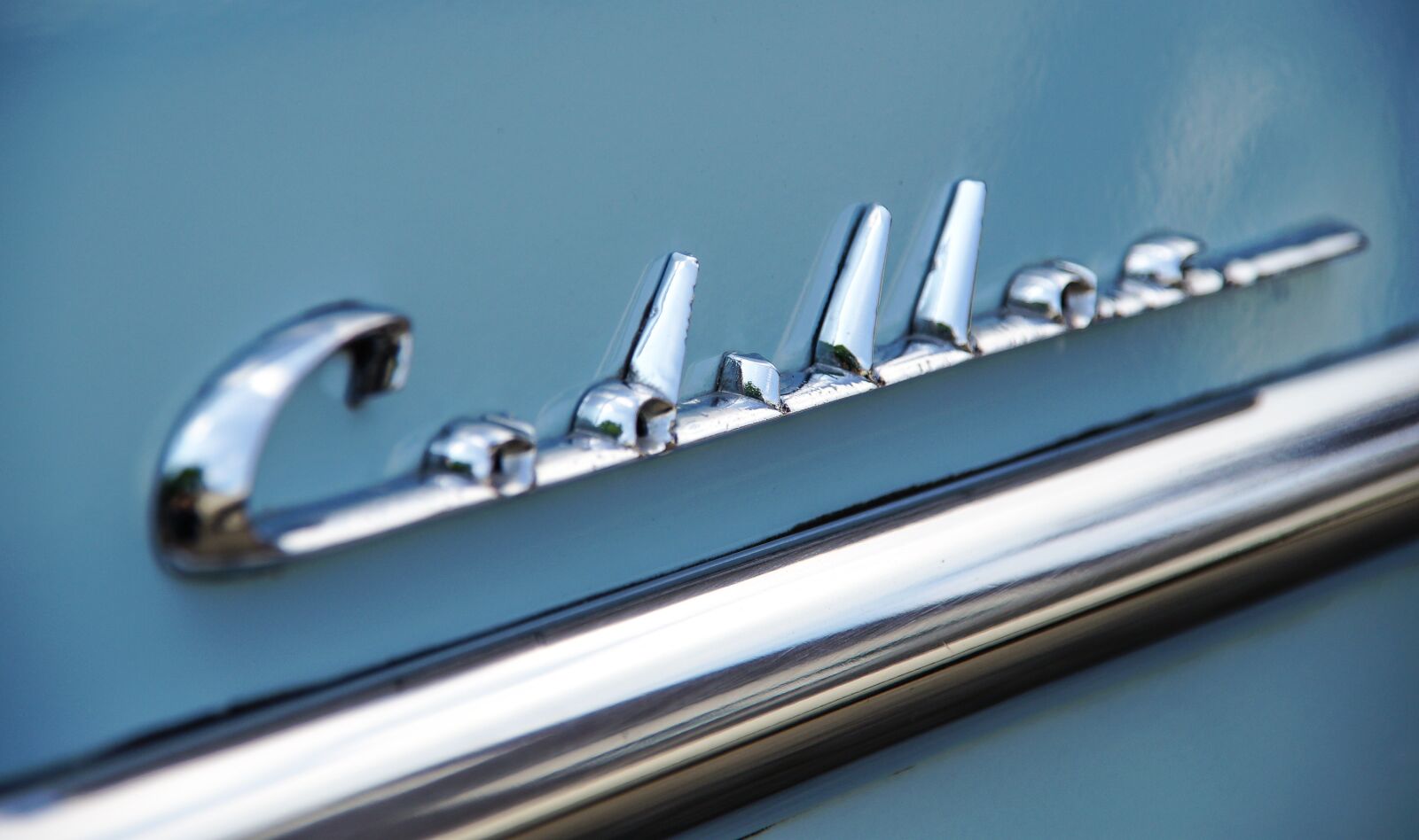Sony SLT-A37 sample photo. Classic, car, auto photography