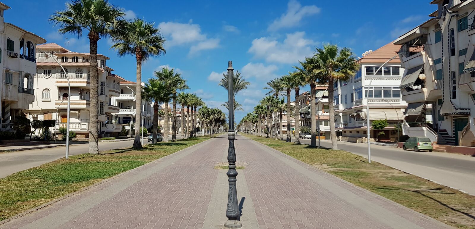 Samsung Galaxy S8 sample photo. Town, trees, city photography
