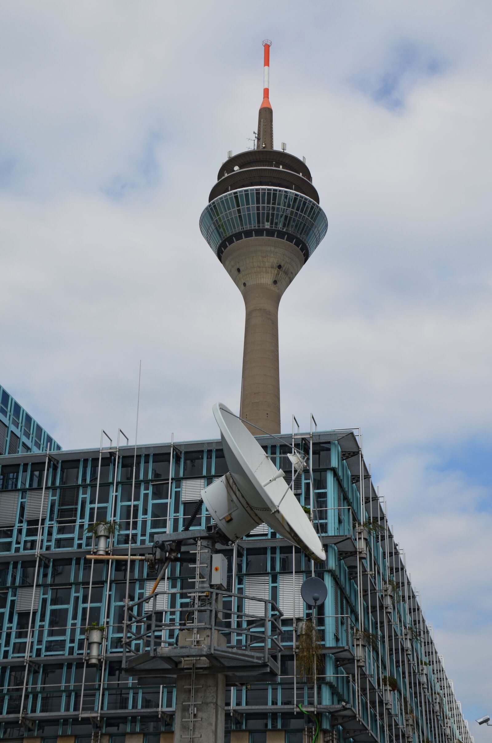 Nikon D5100 sample photo. Radio tower, antenna, satelit photography