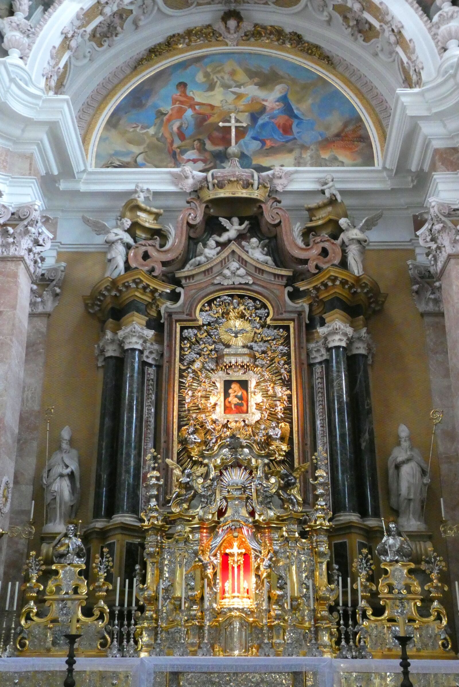 Panasonic Lumix DC-ZS70 (Lumix DC-TZ90) sample photo. Altar, church, cathedral of photography