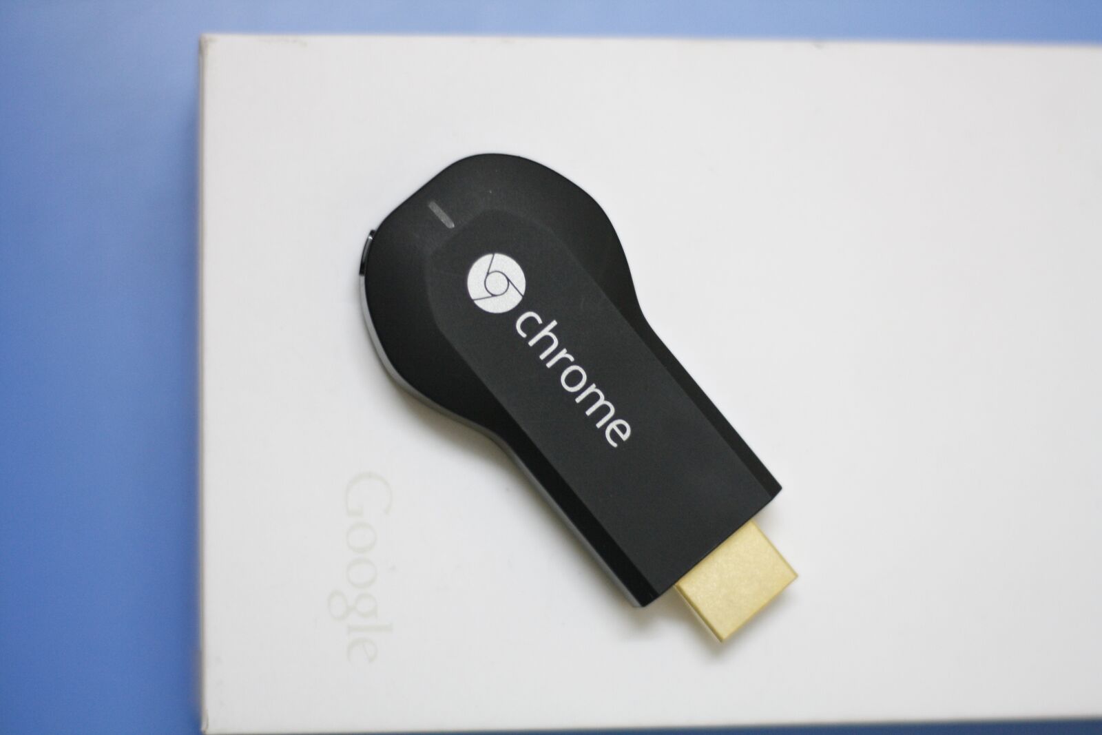 Canon EOS 1000D (EOS Digital Rebel XS / EOS Kiss F) sample photo. Chromecast, google, box photography