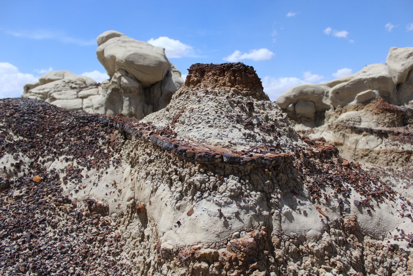 Canon EOS 1200D (EOS Rebel T5 / EOS Kiss X70 / EOS Hi) sample photo. Bistai badlands, landscape, dry photography