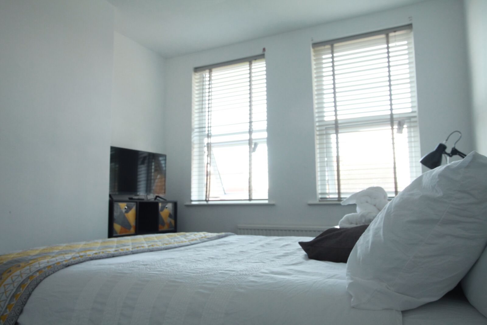 Canon EOS 5D Mark II sample photo. Blinds, white bedroom, windows photography