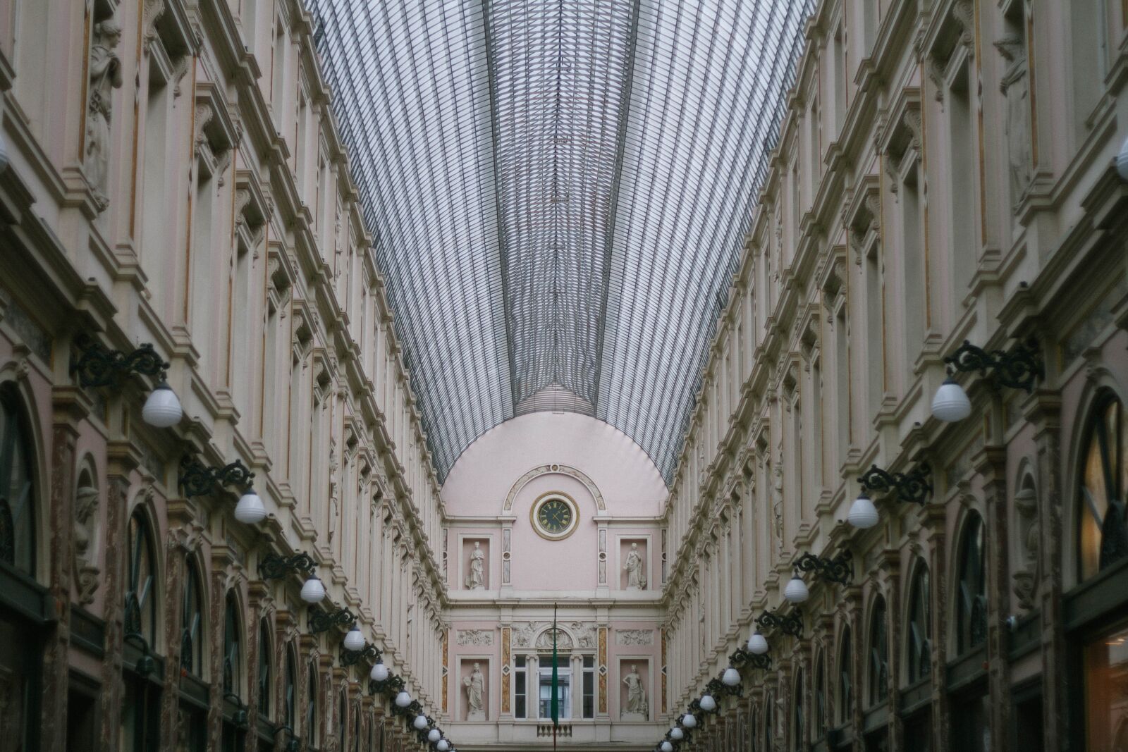 Canon EOS 7D + Canon EF 50mm F1.8 II sample photo. Building, ceiling, architecture photography