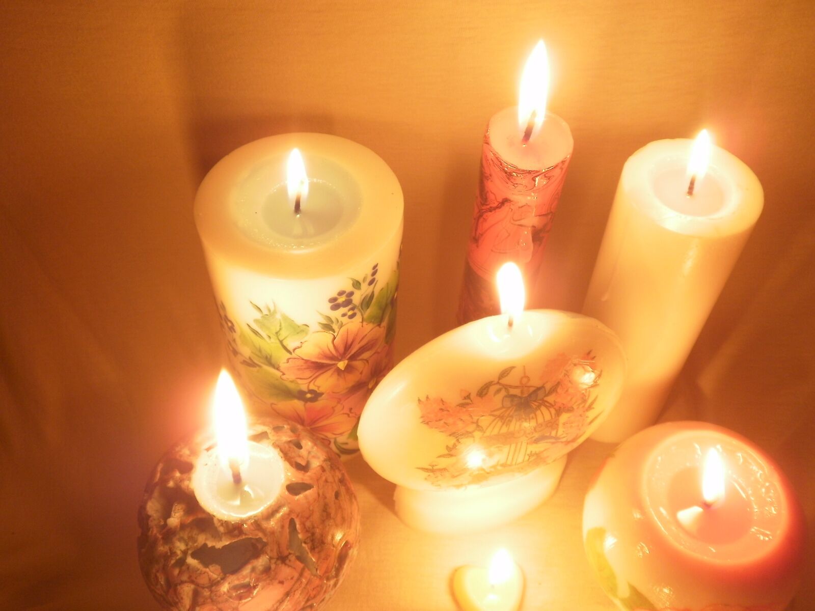 Olympus FE4000,X920,X925 sample photo. Candles, gift, souvenir photography