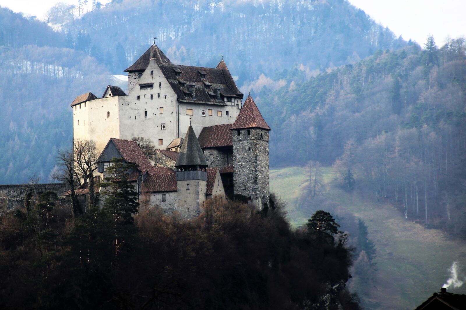 Canon EOS 80D sample photo. Castle, travel, mountain photography