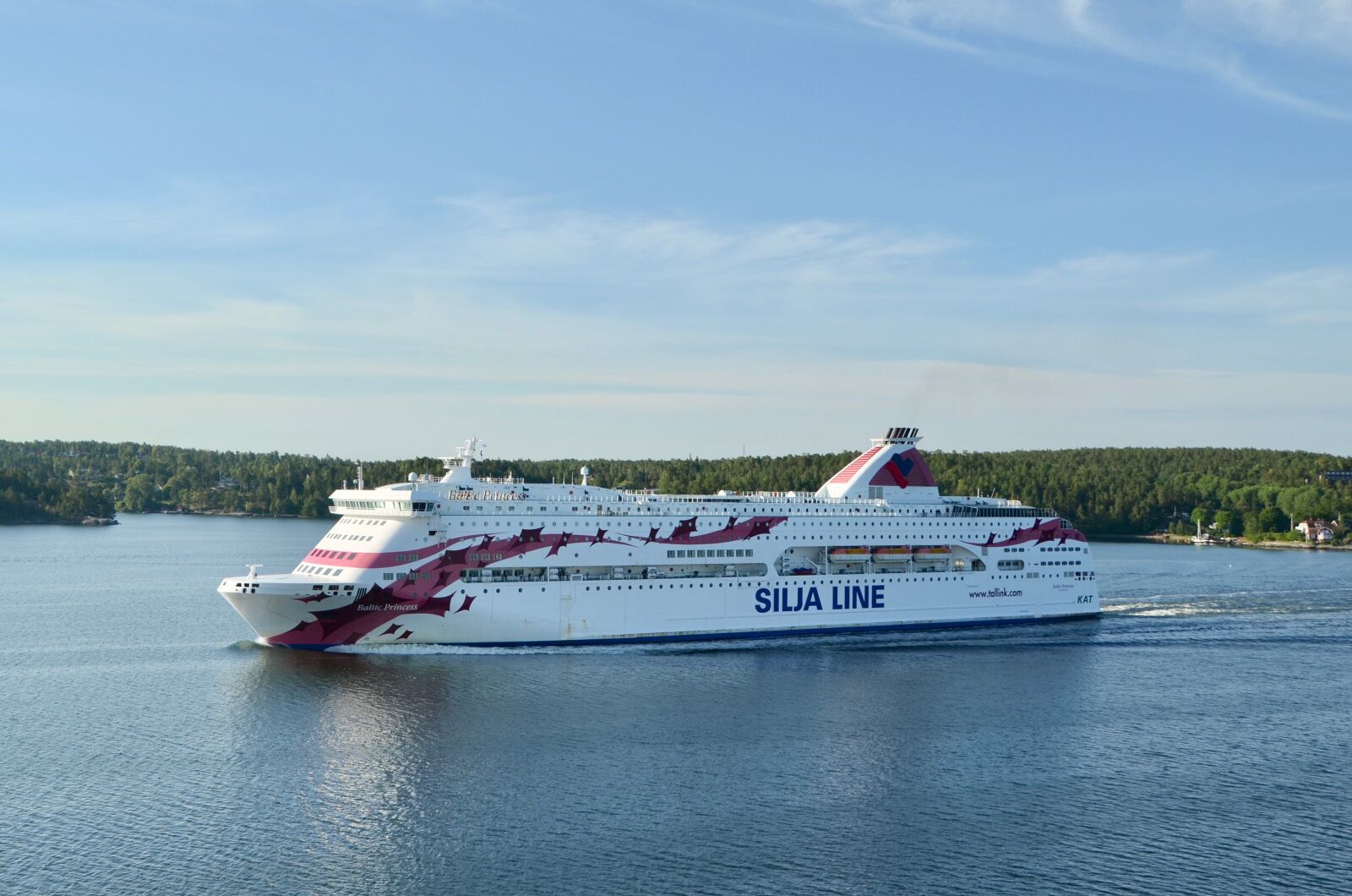Nikon D5100 sample photo. Cruise ship, ship, sea photography