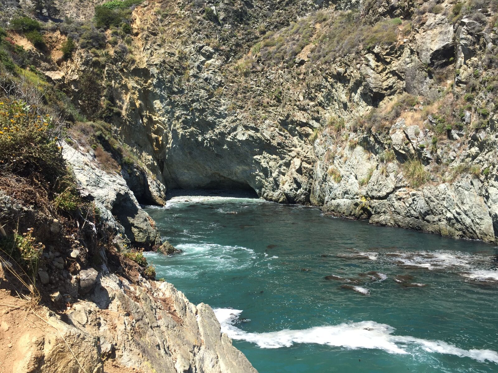 iPhone 6 back camera 4.15mm f/2.2 sample photo. Mountains, water, big photography