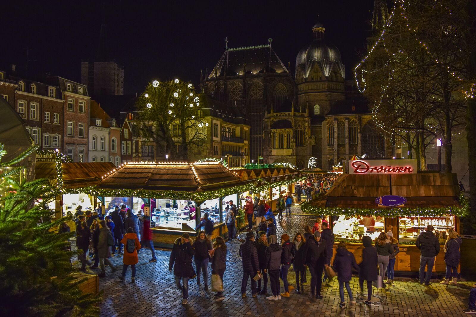 Nikon D3300 sample photo. Christmas market, bude, christmas photography