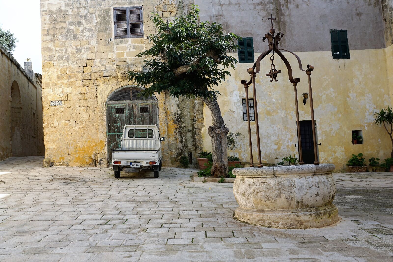 Sony ILCA-77M2 + Sony DT 16-50mm F2.8 SSM sample photo. Malta, house, mdina photography