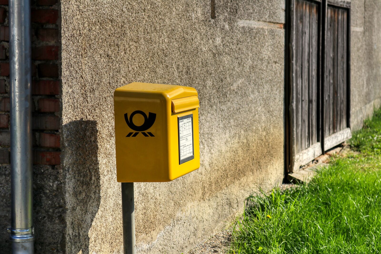 Canon EOS 80D sample photo. Post, letters, write photography