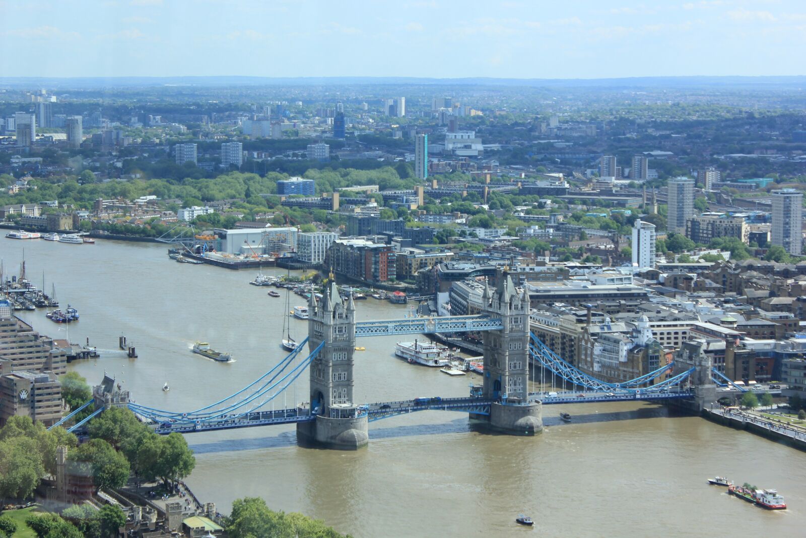 Canon EOS 550D (EOS Rebel T2i / EOS Kiss X4) sample photo. Tower bridge, aerial view photography