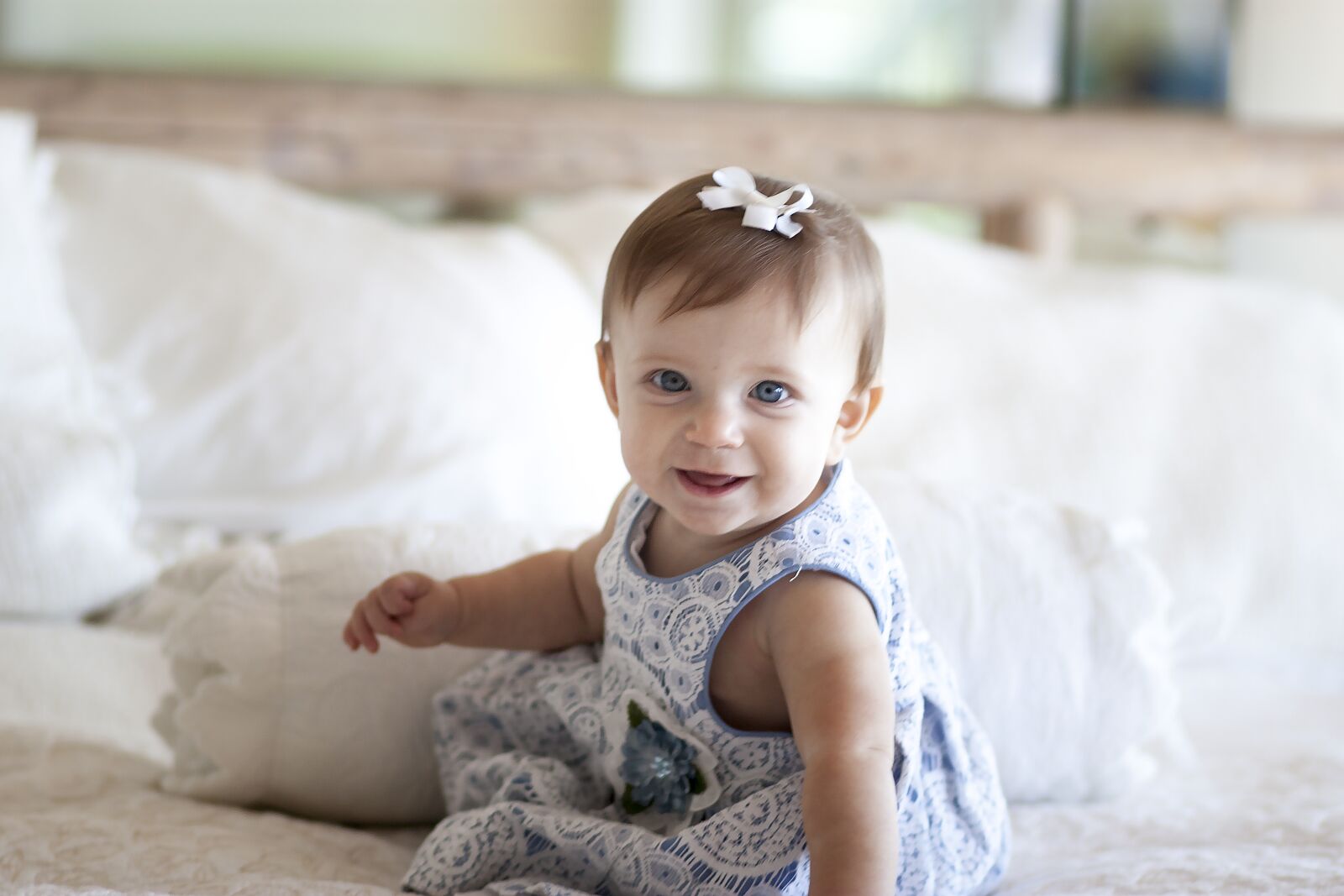 Canon EOS 500D (EOS Rebel T1i / EOS Kiss X3) sample photo. Baby, bows, child photography