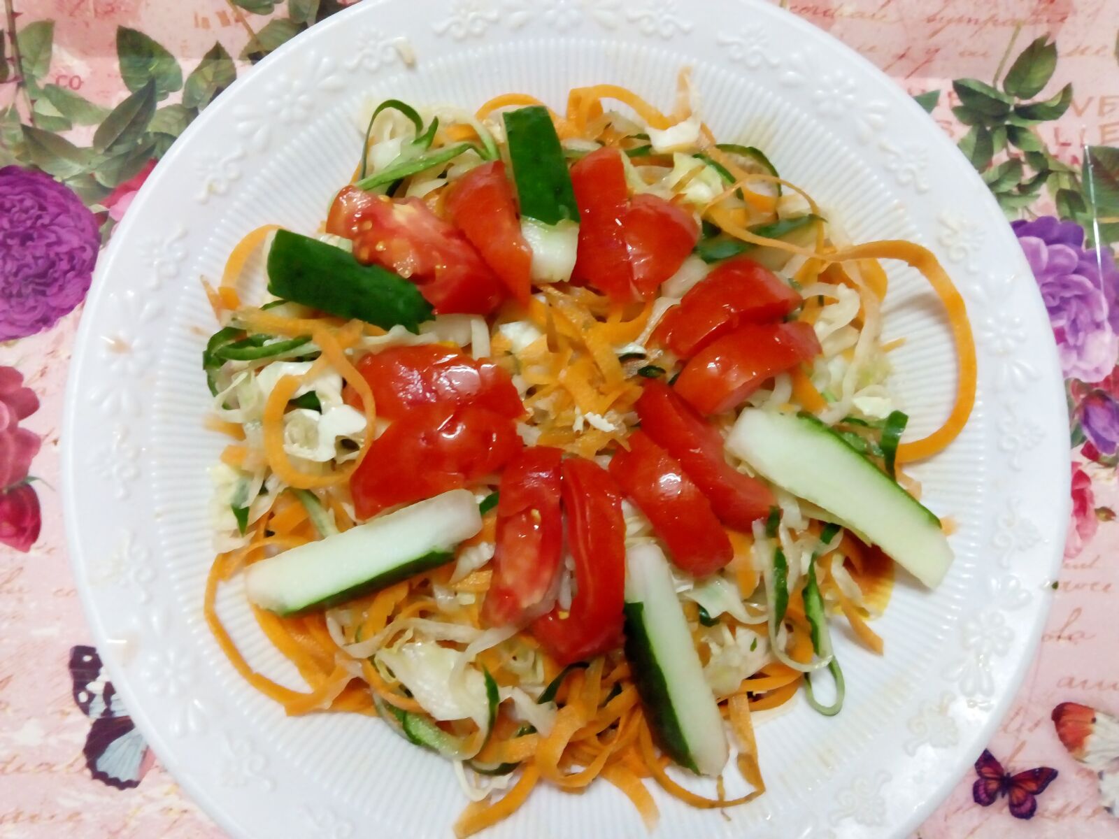 Infinix HOT5 sample photo. Salad, flat, rawness photography