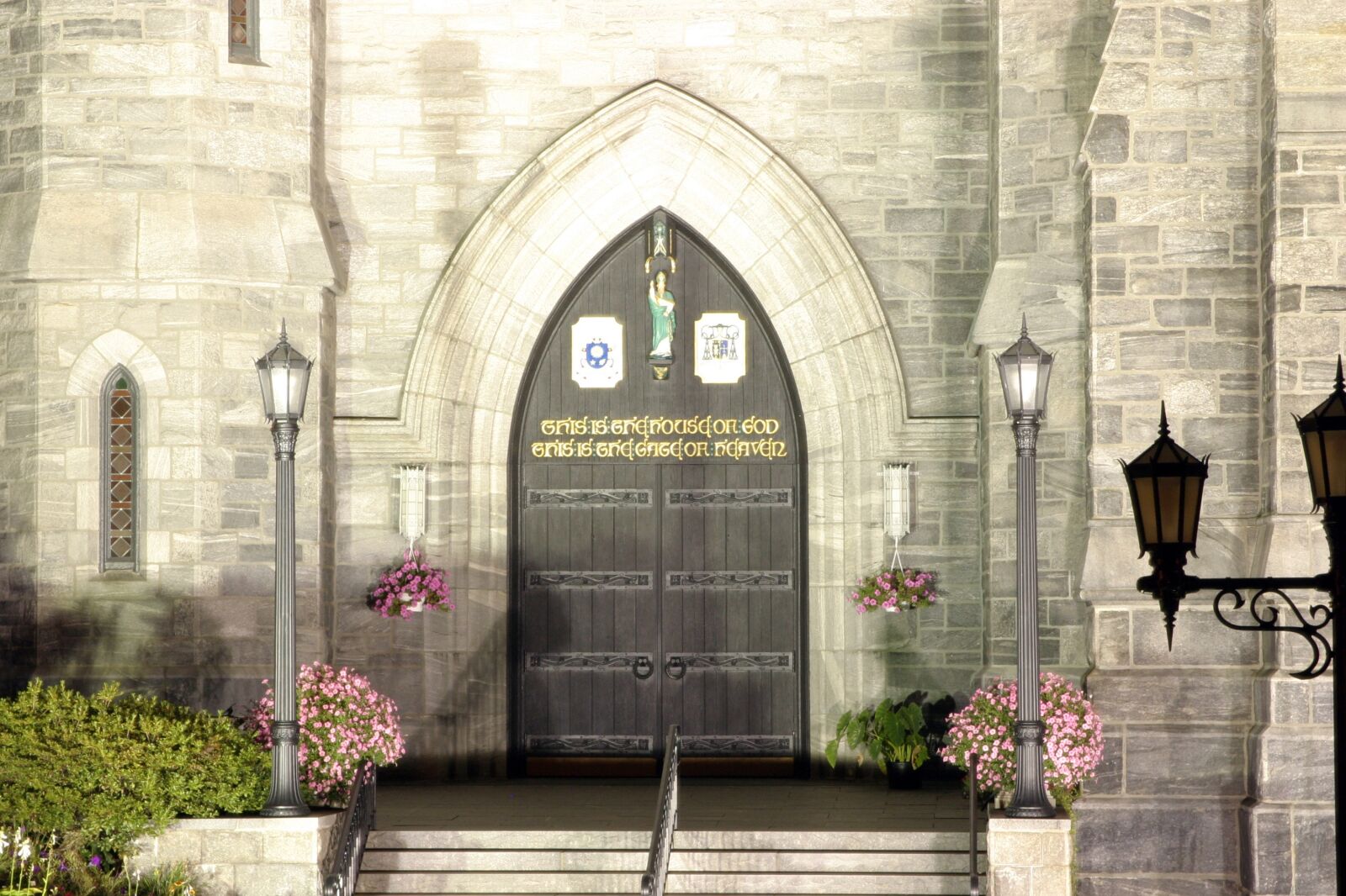 Canon EOS 10D sample photo. Door, church, cathedral photography