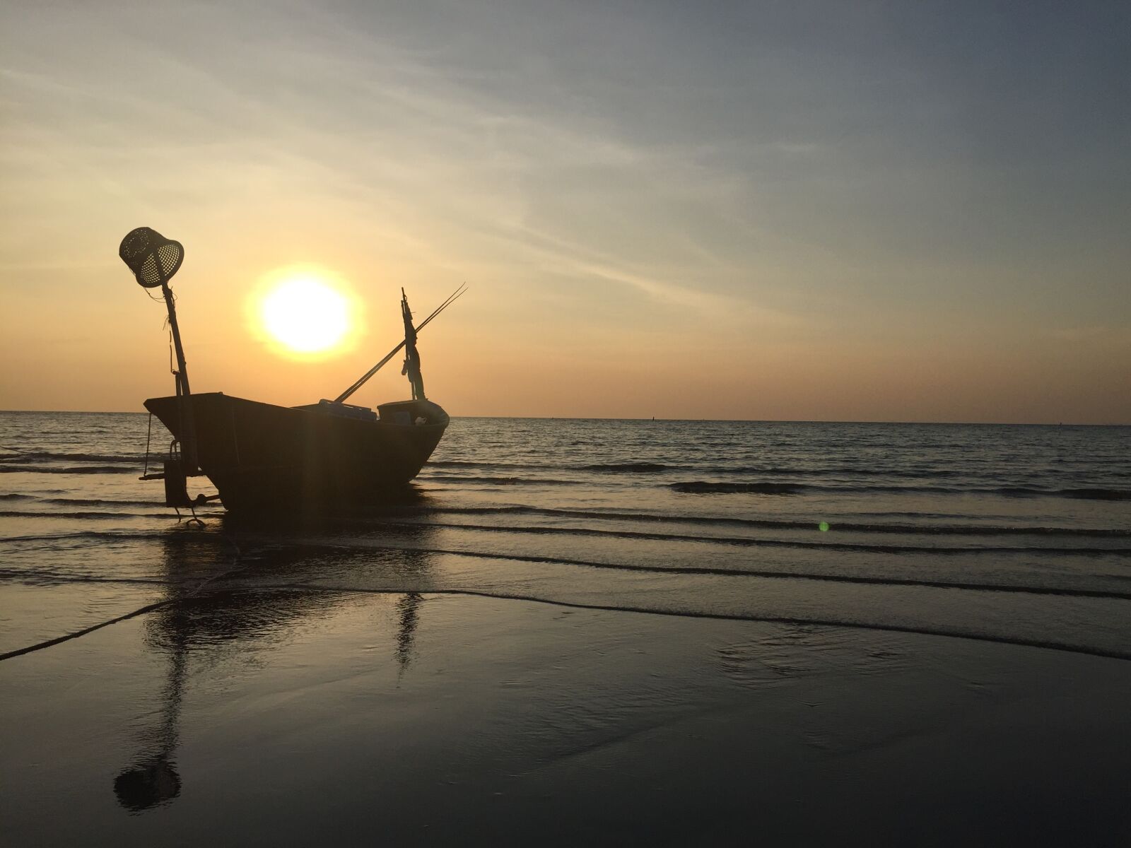 Apple iPhone 6 sample photo. Boat, sea, sky, sun photography