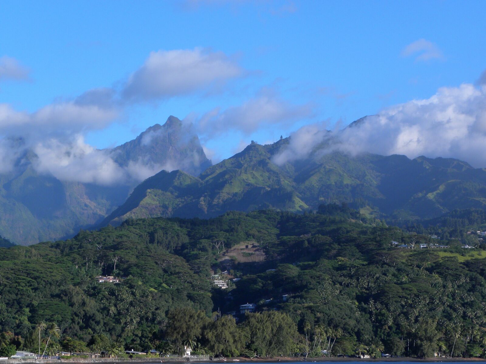 Nikon Coolpix P90 sample photo. Tahiti, mountains, paradise photography