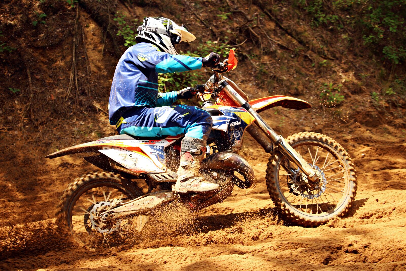 Canon EOS 100D (EOS Rebel SL1 / EOS Kiss X7) sample photo. Dirtbike, motocross, motocross ride photography