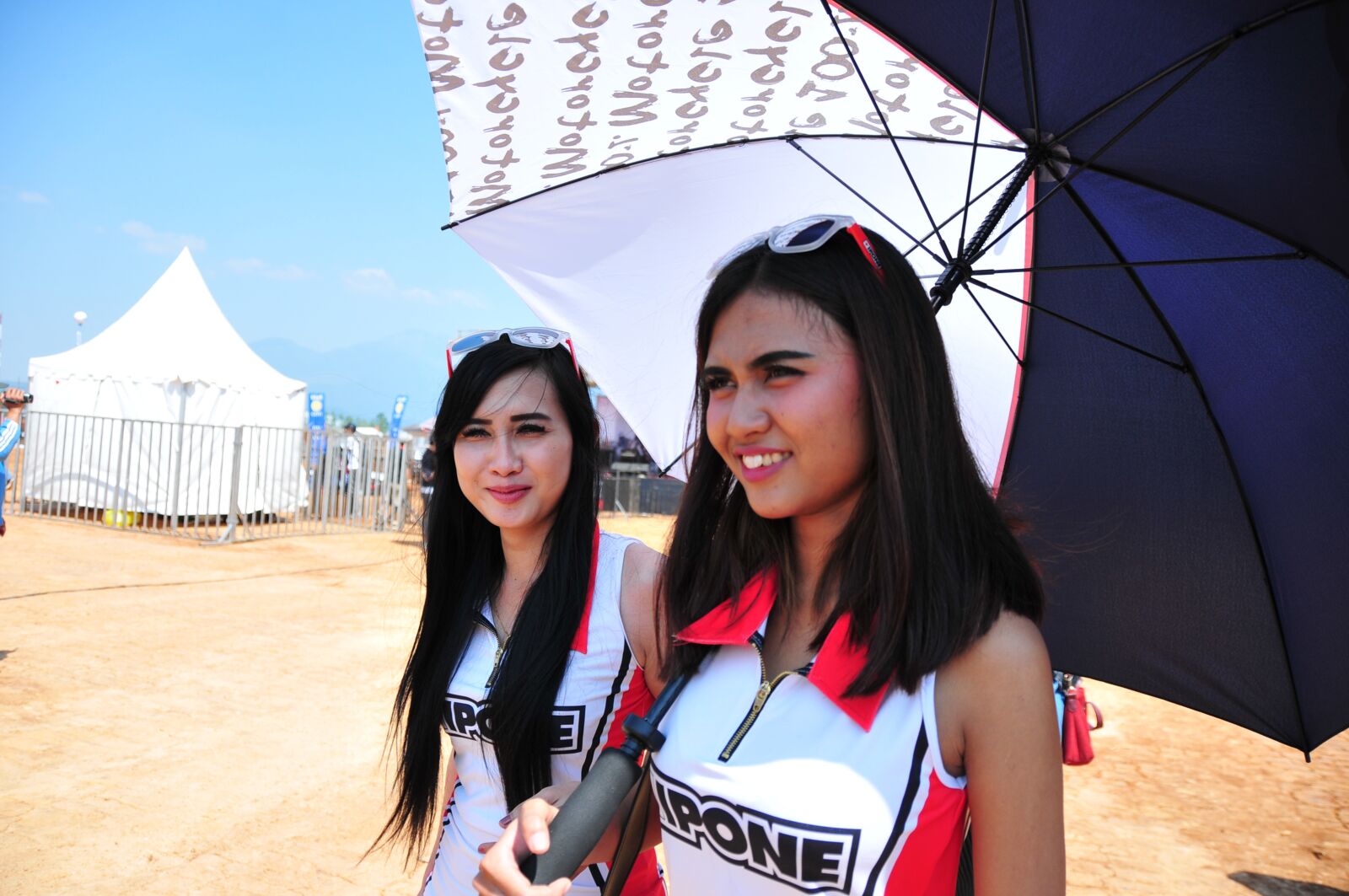 Nikon D300S sample photo. Girl, umbrella girl, umbrella photography