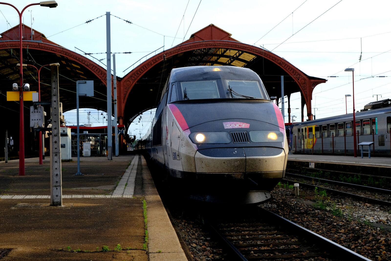 Fujifilm X-T20 sample photo. Tgv 1, railway, french photography