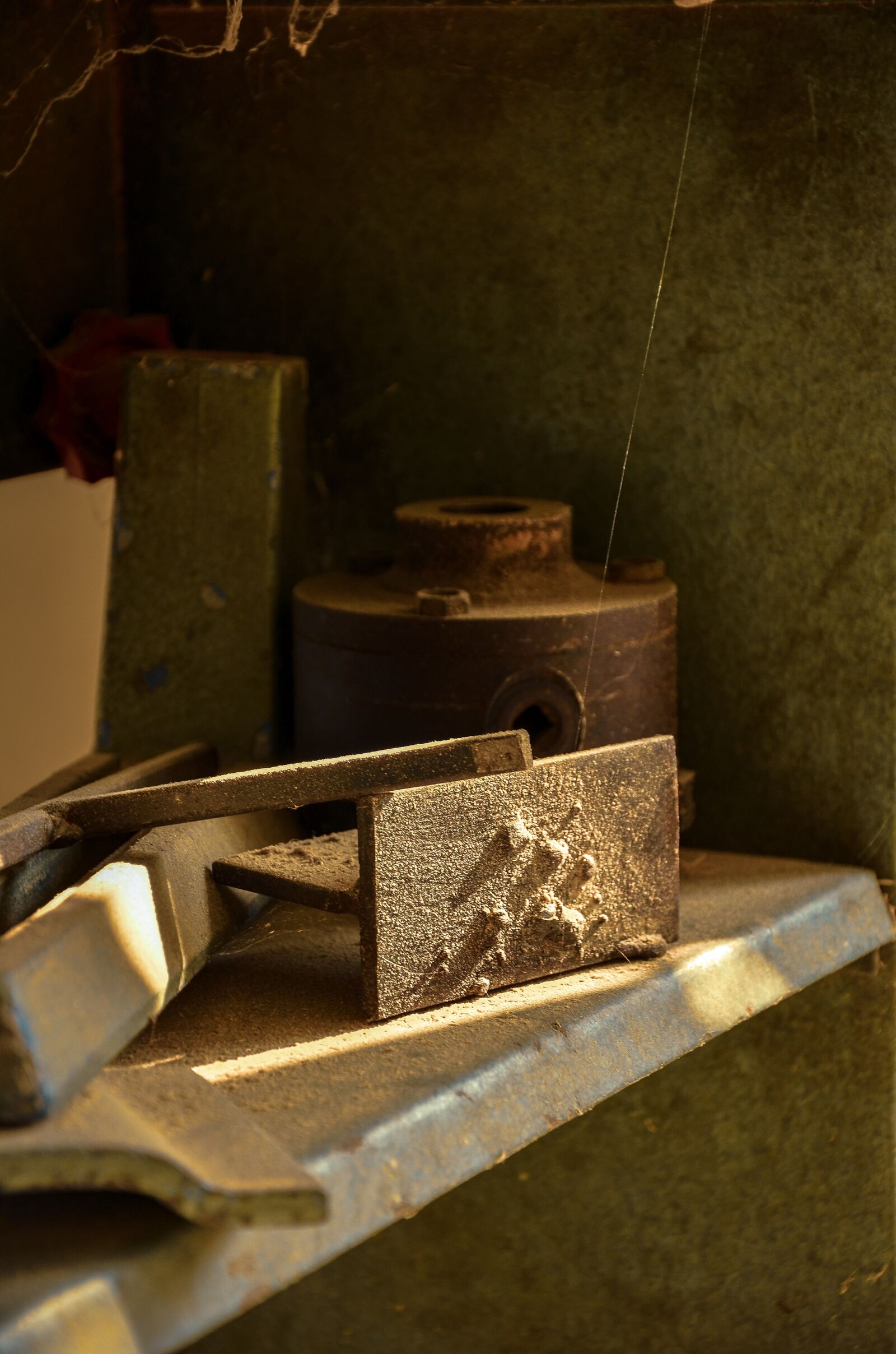 Nikon D7000 sample photo. Dust, dusty, machine photography