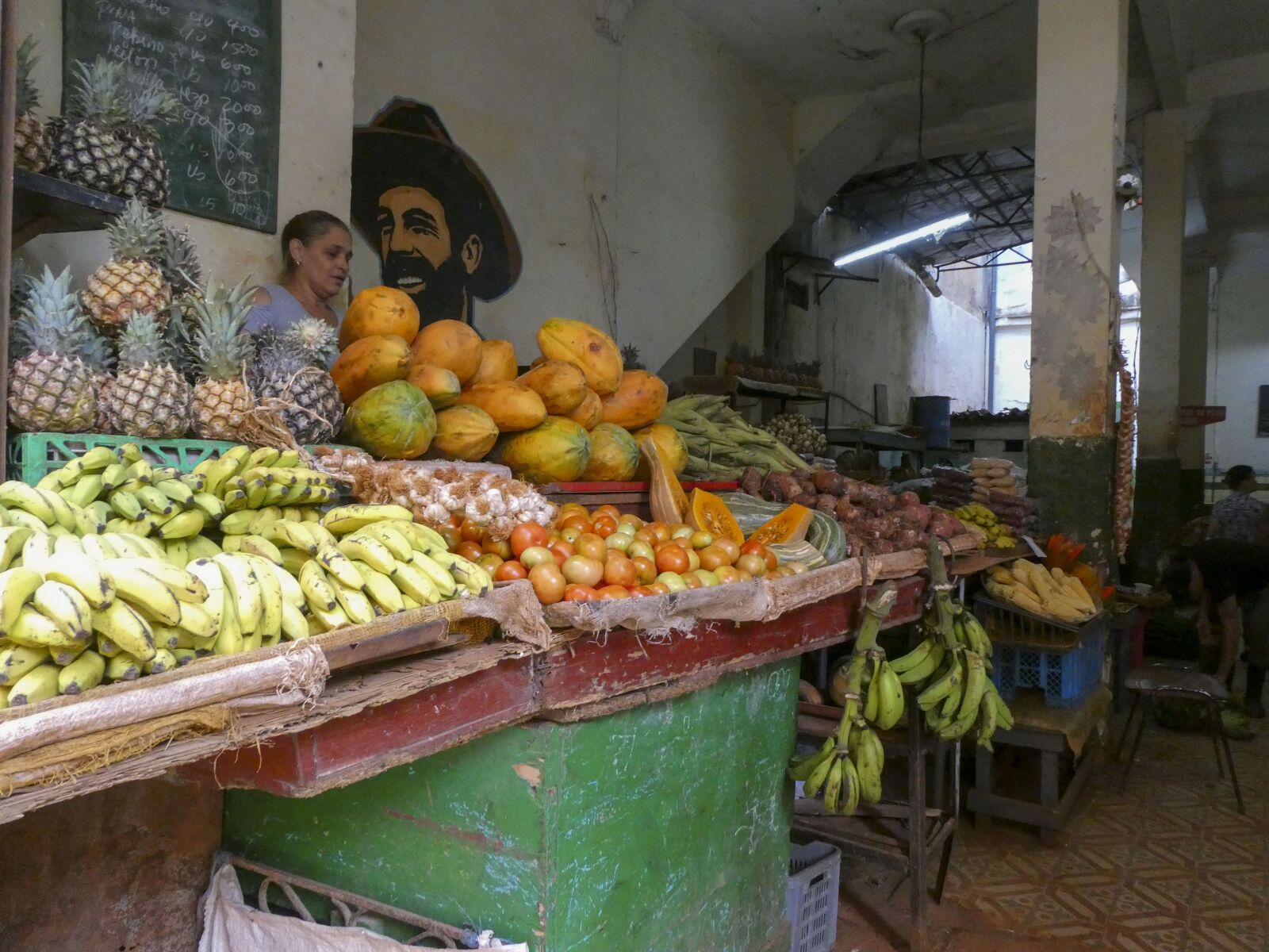 Panasonic Lumix DC-ZS70 (Lumix DC-TZ90) sample photo. Cuba, havana, street corner photography